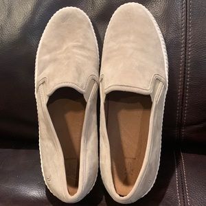 Light tan Frye women slip ons